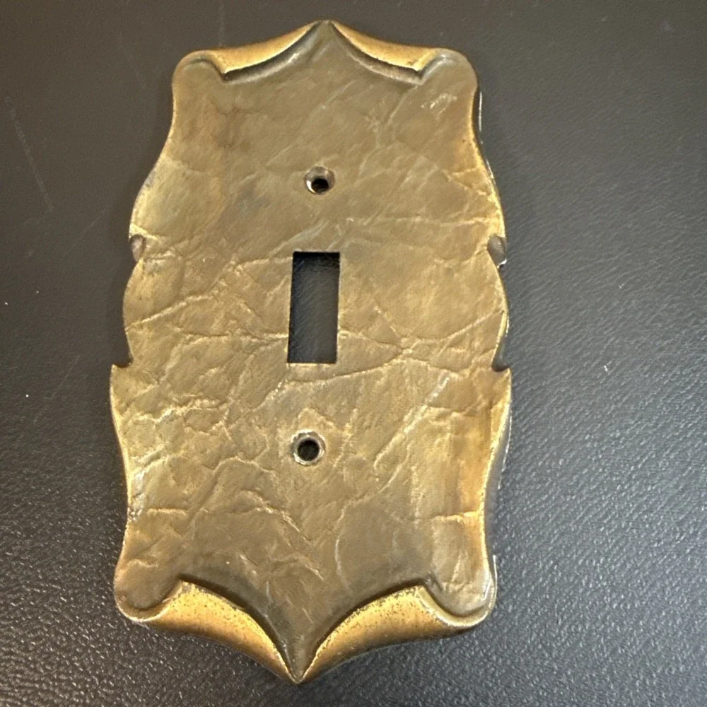VINTAGE AMEROCK CARRIAGE HOUSE SINGLE SWITCH TOGGLE COVER PLATE ANTIQUE Bronze